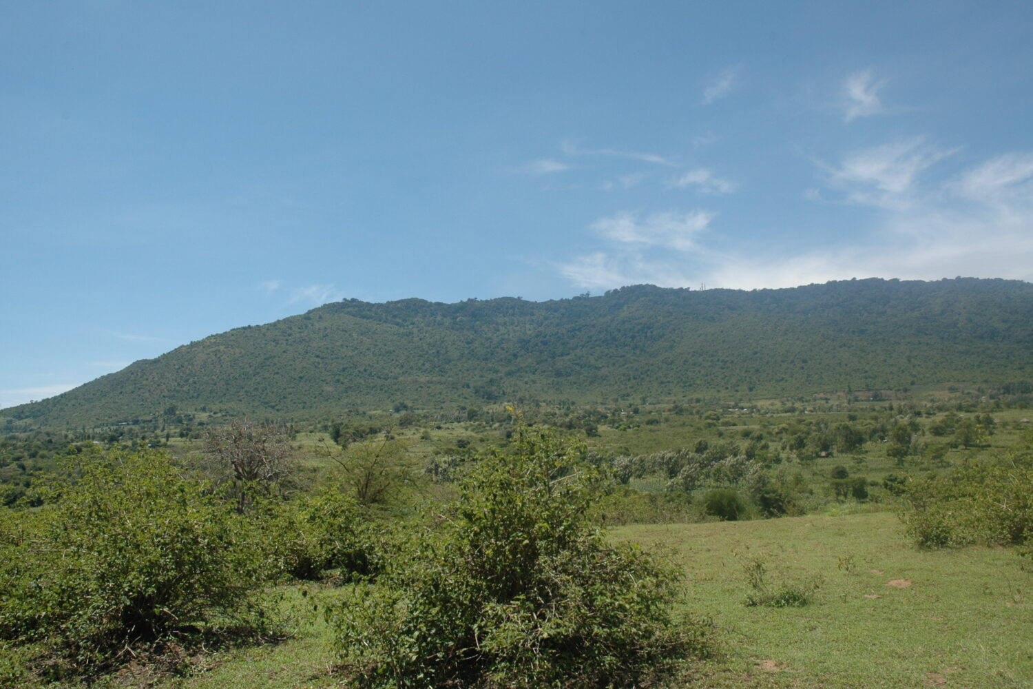 Kilima Mbogo (OL DONYO SABUK) and 14 Falls Hike